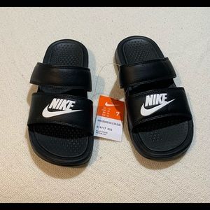 BRAND NEW Nike Women’s Benassi Duo Ultra Slide
